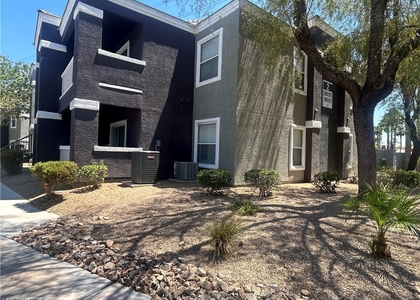 9620 W Russell Road - Photo 1