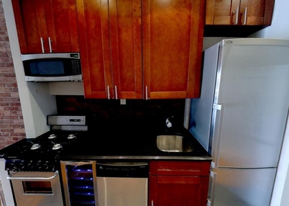 East 7th street - Photo 1
