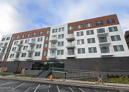 521 Lake Avenue - Photo 1