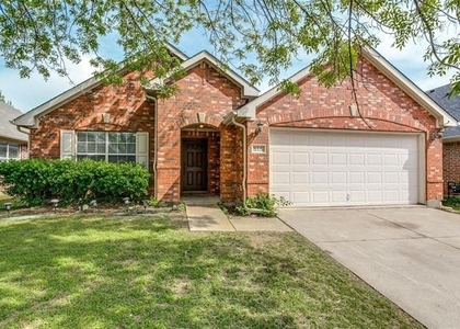 815 Creekside Drive - Photo 1