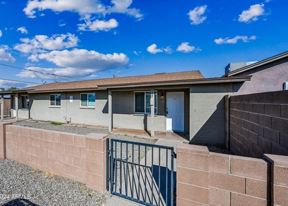 903 N 22nd Place - Photo 1