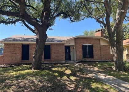 416 Lincoln Drive - Photo 1