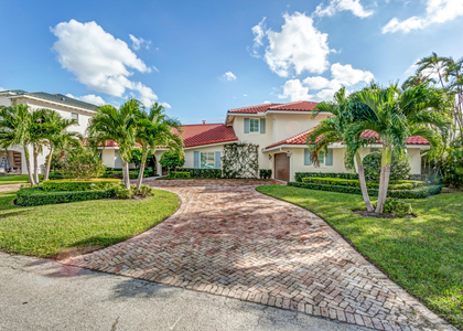 904 Hyacinth Drive - Photo 1