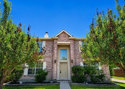 4512 Saddlebrook Drive - Photo 1