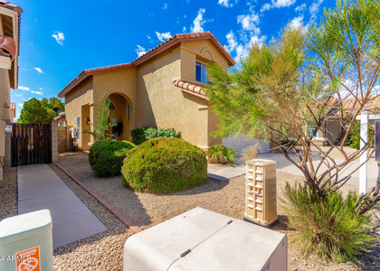 3223 E Poinsettia Drive - Photo 1