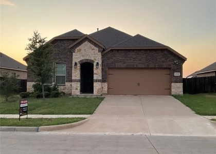 4320 Shadow Drive - Photo 1