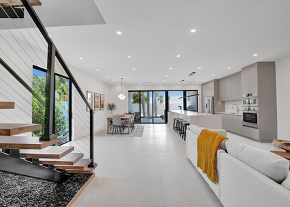 1525 Ne 15th Avenue - Photo 1