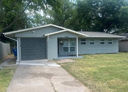 1982 Oak Hill Circle - Photo 1