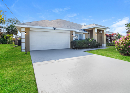 3668 Sw Ballweg Street - Photo 1