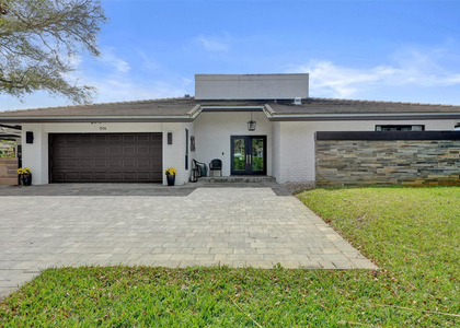 614 Lakewoode Circle W - Photo 1