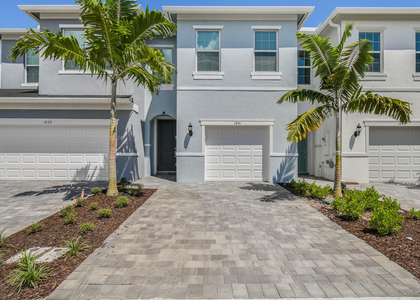 1841 Se Roxy Way - Photo 1