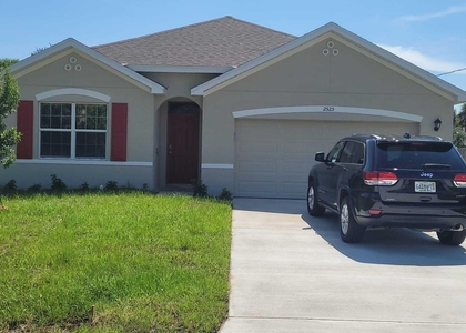 2525 Sw Westfield Street - Photo 1