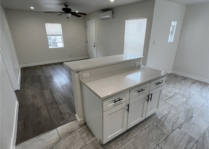 4516 S Normandie - Photo 1
