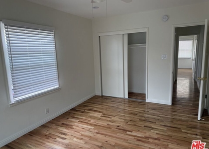 947 S Bedford Street - Photo 1