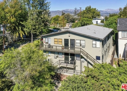 2986 Waverly Drive - Photo 1