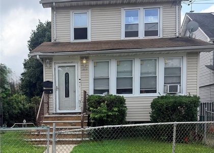18640 Murdock Avenue - Photo 1