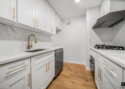 106 Central Park S - Photo 1
