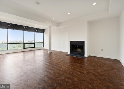 1021 Arlington Boulevard - Photo 1