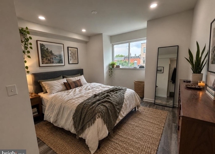 1219 W Butler Street - Photo 1