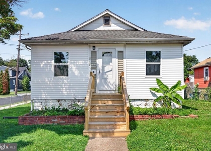 319 Laurel Avenue - Photo 1