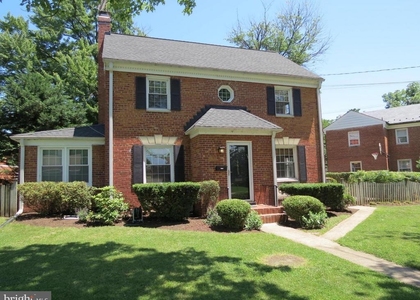 9603 Evergreen Street - Photo 1