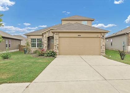 1013 Gaelic Dr - Photo 1