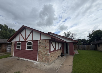 626 12th Street N - Photo 1