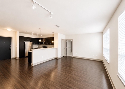 1340 W Gray Street - Photo 1