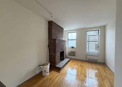East 10th Street - Photo 1
