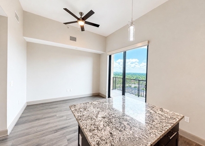 9787 Katy Freeway - Photo 1