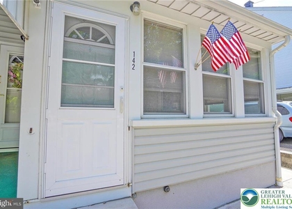 142 Ridge Street - Photo 1
