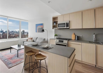 515 West 36th Street - Photo 1