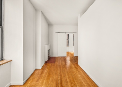 Madison Avenue - Photo 1