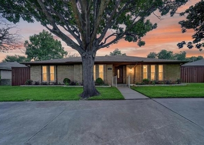 2816 Pinehurst Drive - Photo 1