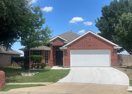 100 Hopewell Drive - Photo 1