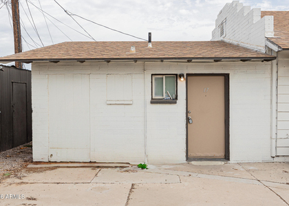 864 E Chandler Boulevard - Photo 1