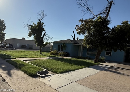 522 W 9th Street - Photo 1