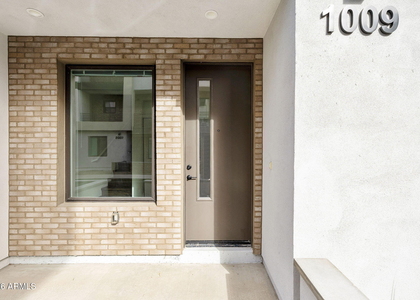 406 W 7th Street - Photo 1
