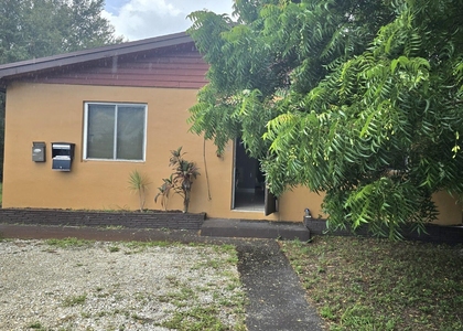 305 Sw 14th Street - Photo 1