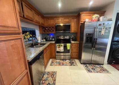 6575 W Oakland Park Boulevard - Photo 1