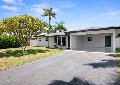580 Se 5th Street - Photo 1