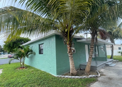 22 Nw 8th Avenue - Photo 1