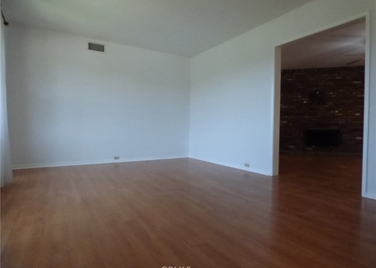 5436 Robinhood Avenue - Photo 1