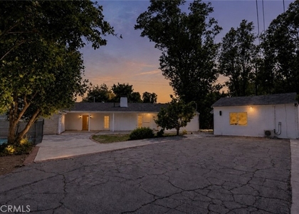 4711 Tyrone - Photo 1