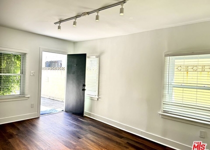 5724 La Mirada Avenue - Photo 1