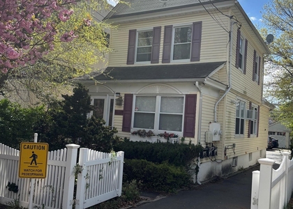40 South Bayles Avenue - Photo 1
