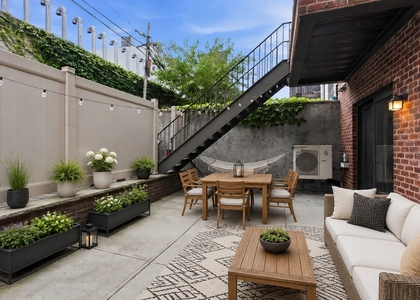 36 Conselyea Street - Photo 1