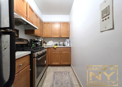 327 W 30th Street - Photo 1