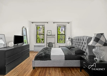 513 E 5th Street - Photo 1