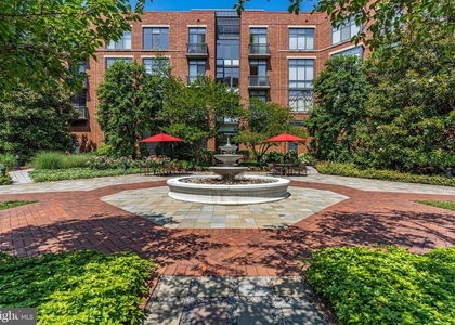 520 John Carlyle Street - Photo 1